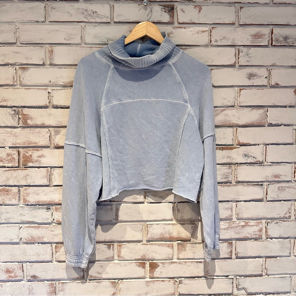 Aerie New Heights Turtleneck Sweatshirt cloud wash blue - Picture 2 of 6
